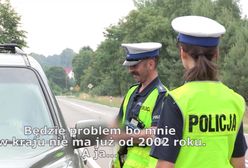 Kierowca musiał zamienić się z pasażerem, ale pojawił sie problem. Chodziło o kod w dokumentach