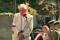 Wzruszony powstaniec Majewski dziękuje za obecność na skwerze. "Tyle osób pamięta”