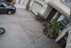 Nieudany załadunek motocykla. Pechowiec nagrał swój popis własną kamerą