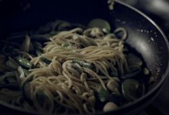 Spaghetti z kozim serem i sezonowymi warzywami. Letni obiad
