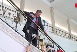 Takiej rozmowy posła z dziennikarzami jeszcze nie było. „Nie wstydzę się, że dawałem klapsy”