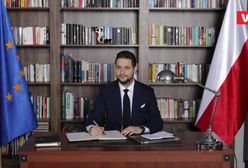 Trzaskowski komentuje słynne zdjęcie z Jakim. "Nagle pokochał flagę unijną"