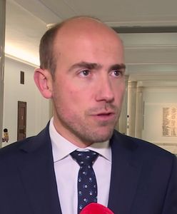 "Próba zakneblowania ust". Ostre komentarze w sprawie projektu PiS