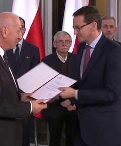 Posłowie odebrali zaświadczenia. Nie obyło się bez krzyków