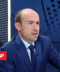 Nietypowa akcja Patryka Jakiego w PE. Borys Budka: to jest wstyd!