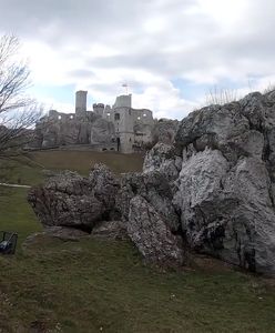 Zamek Ogrodzieniec. Można go zobaczyć w serialu "Wiedźmin"