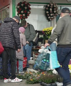 Uroczystość Wszystkich Świętych. Warszawiacy ruszyli na cmentarze