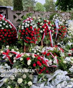 Ostatnie pożegnanie sierż. Mateusza Sitka. Grób utonął w kwiatach