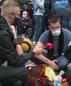Warszawa. Aktywiści z Extinction Rebellion zablokowali miasto. Policja wynosiła ludzi z ulic