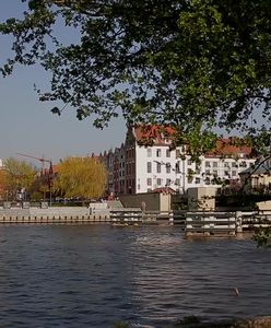 To miasto masowo się wyludnia. Nadzieją ma być przekop Mierzei Wiślanej