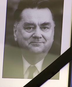 Trumna z ciałem premiera Olszewskiego złożona w KPRM