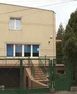 Policjanci pod domem Kaczyńskiego. "Megalomania"