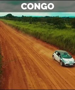 Polak przejechał elektrycznym autem całą Afrykę, zabawki w rozmiarze 1:1 i ślizg motocykla pod radiowóz