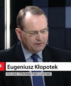 Referendum Andrzeja Dudy "spektaklem osoby łamiącej konstytucję"