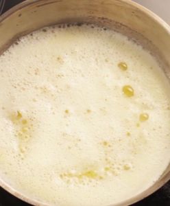 Wypróbuj domowe ghee, czyli zdrowe masło klarowane