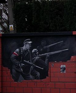 Kompromitujący mural w Łomiankach. Reporter WP pojechał naprawić błąd grafika