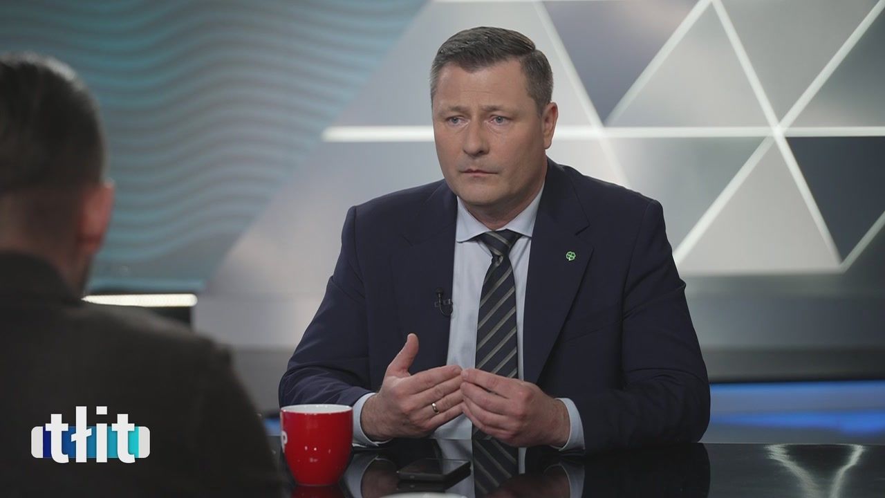 Krzysztof Paszyk i jego drogi wynajem auta – co na to wyborcy?