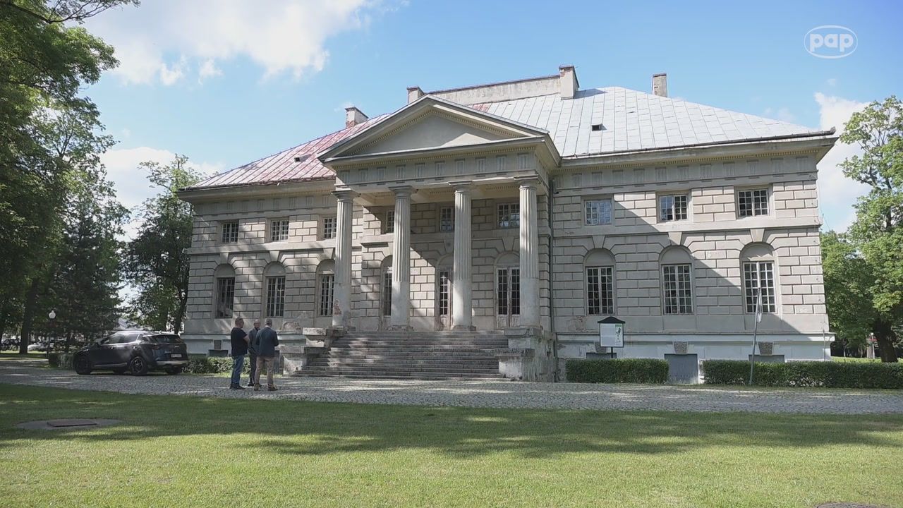 Gigantyczny remont podwarszawskiego pałacu. Może pochłonąć nawet 17 mln zł