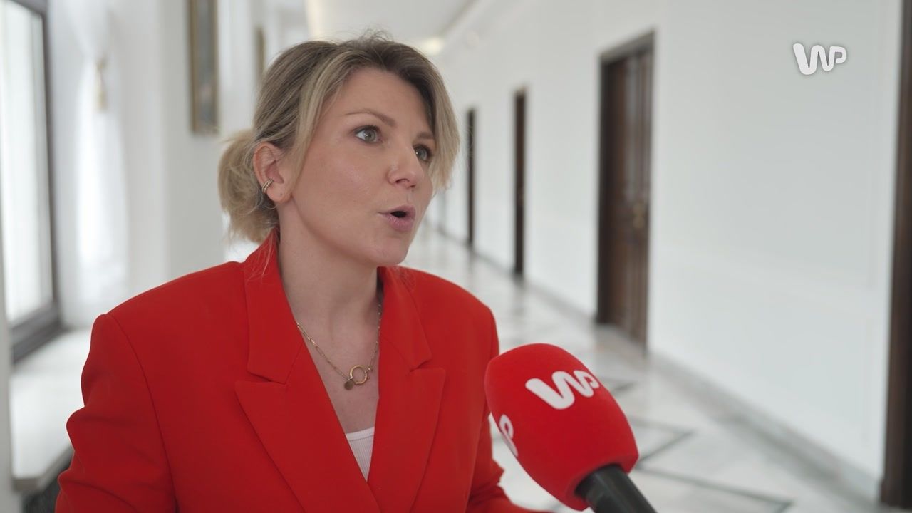 Czerwone paski powinny zniknąć? "Problemem nie są tutaj uczniowie"