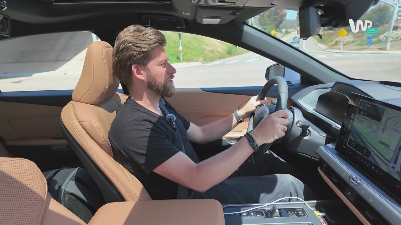 Hybrydowy Lexus ES: pierwsza jazda nowym sedanem z Japonii