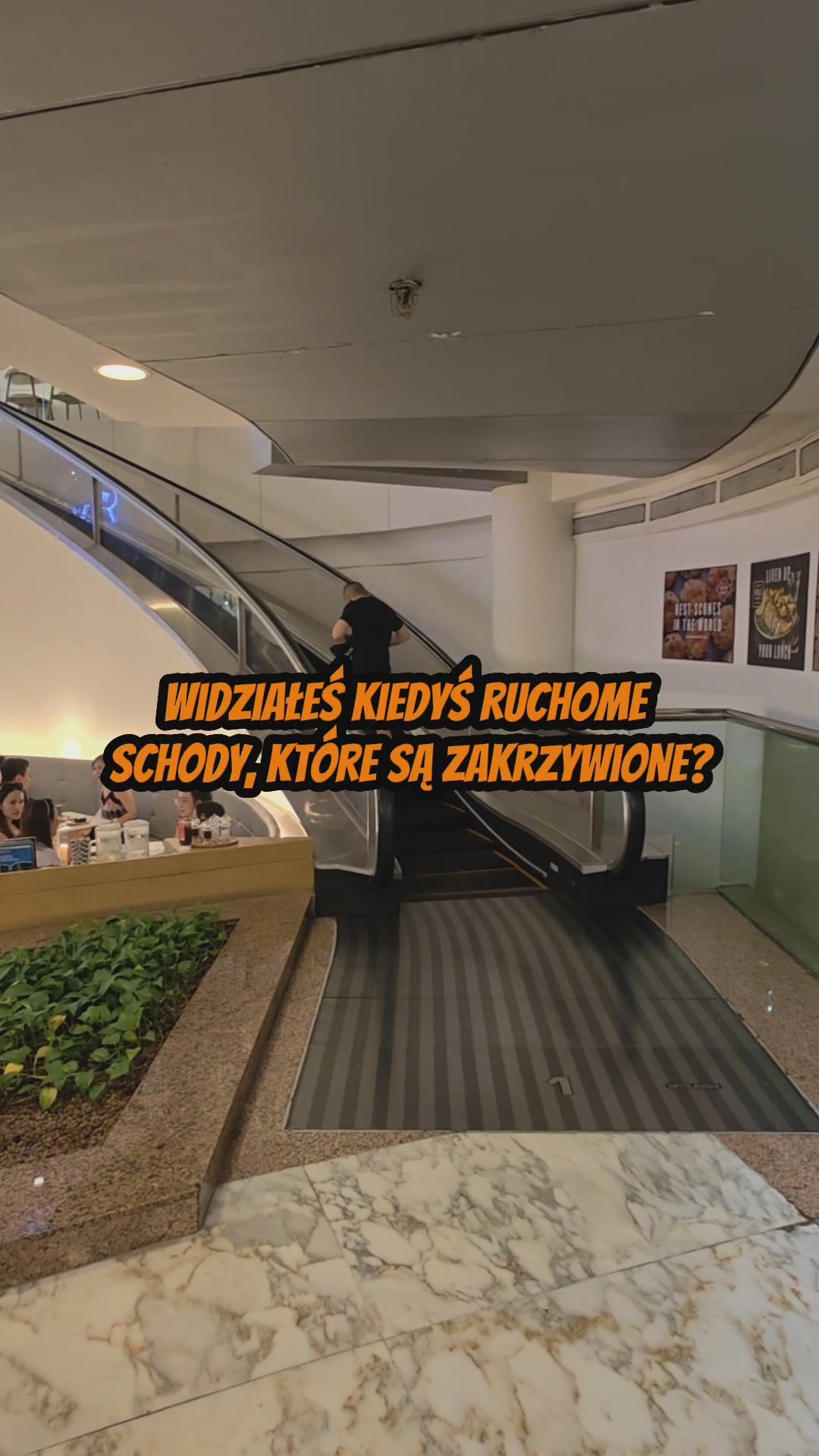 Zakrzywili ruchome schody. To koszmar inżynierów
