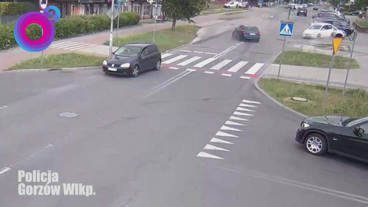 Wjechał pijany w tył auta i uciekł. Nagranie z Gorzowa