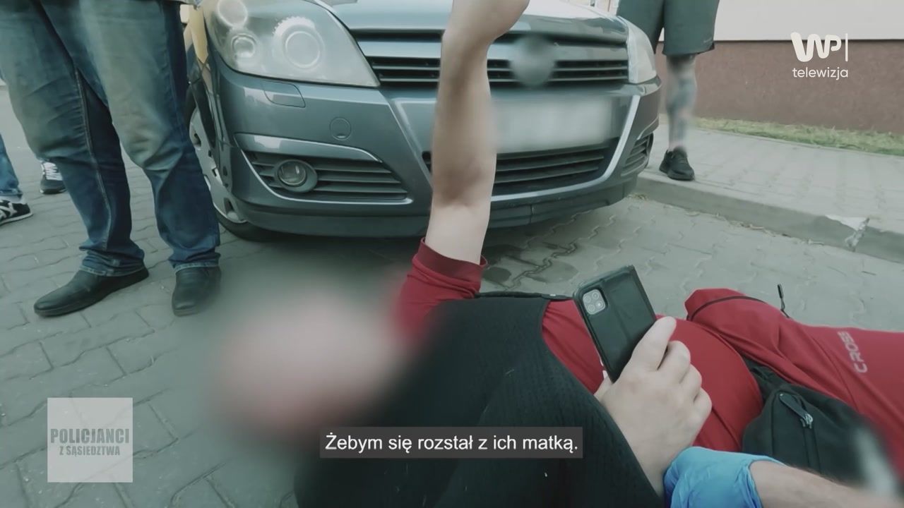 Leżał na parkingu pod blokiem. "Nie szkoda wam czasu i naszych pieniędzy?"