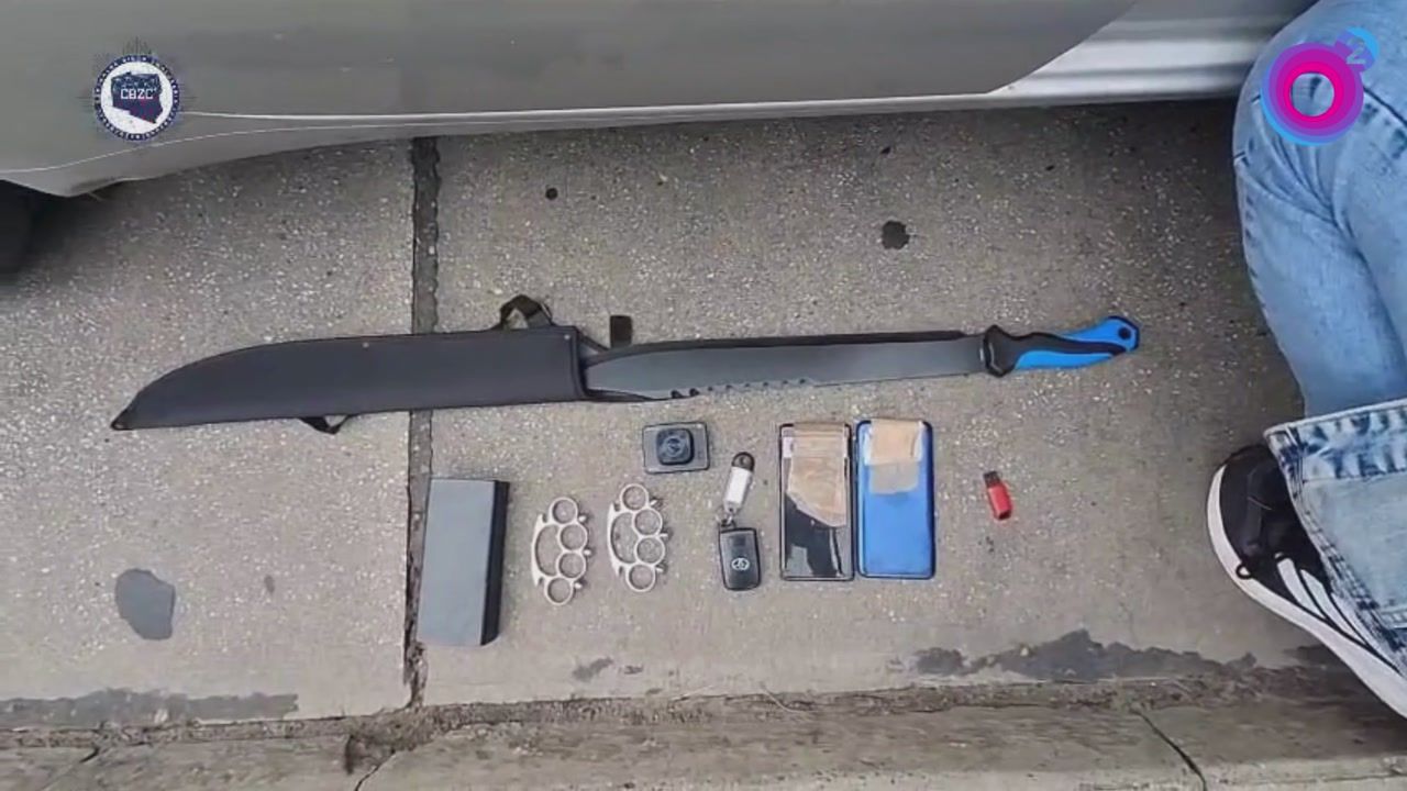 Rzucił się na policjanta z kastetem. Chwilę później był już w rękach funkcjonariuszy