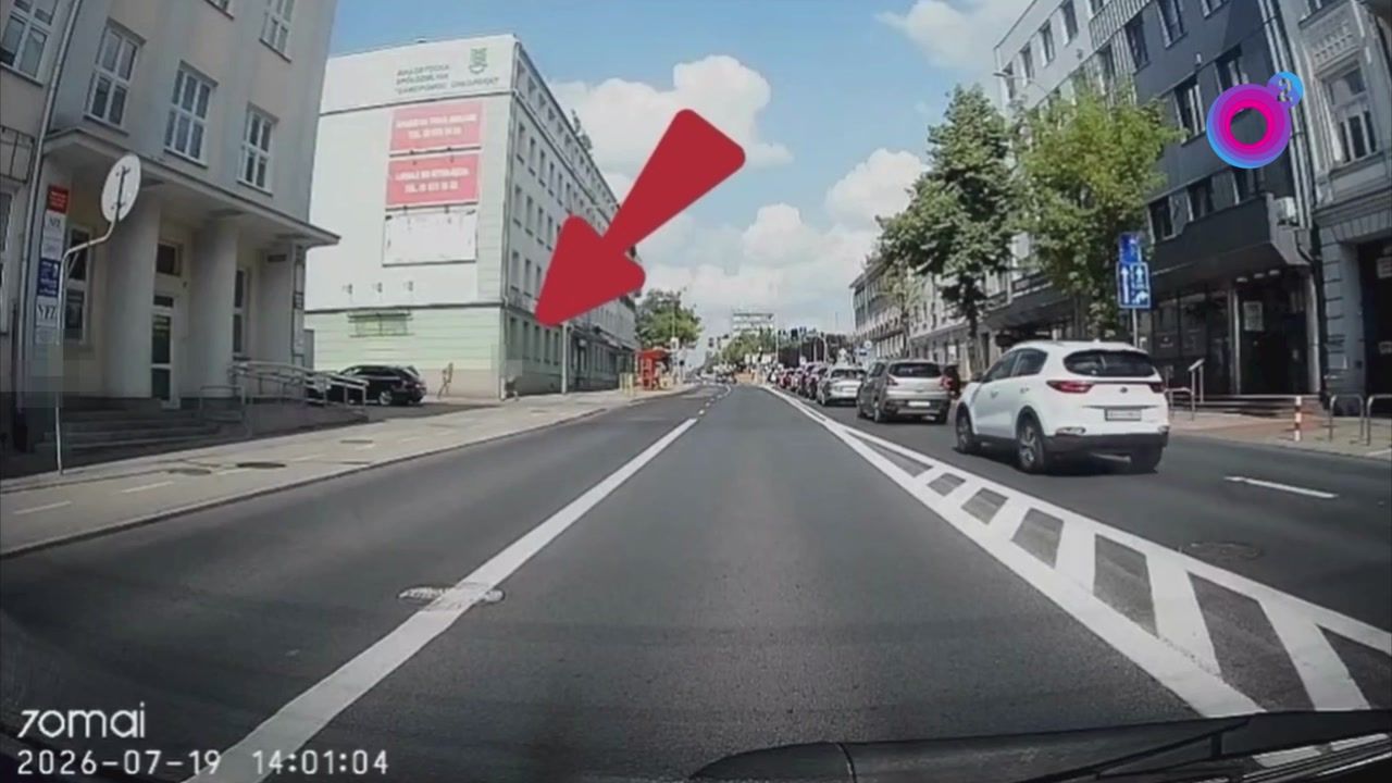 22-latek bił i kopał starszego mężczyznę. Policjant ruszył na pomoc