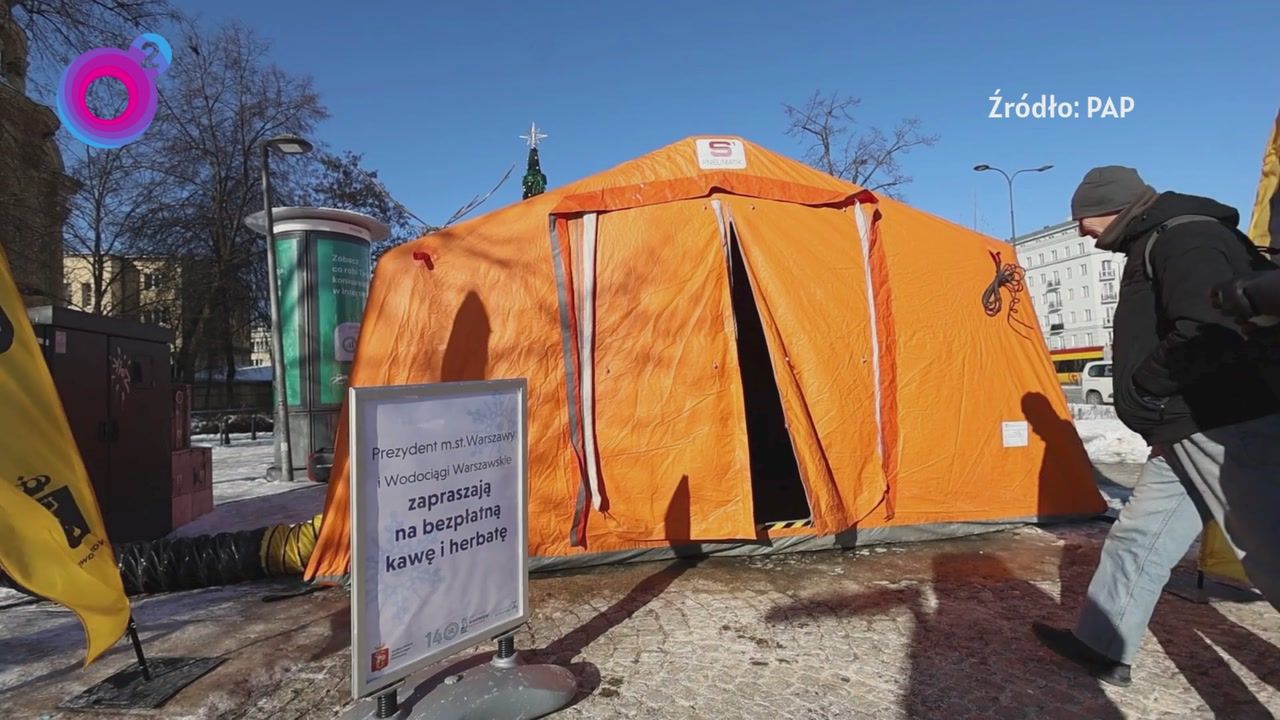 Namioty pojawiły się w miastach. Zaglądamy do środka