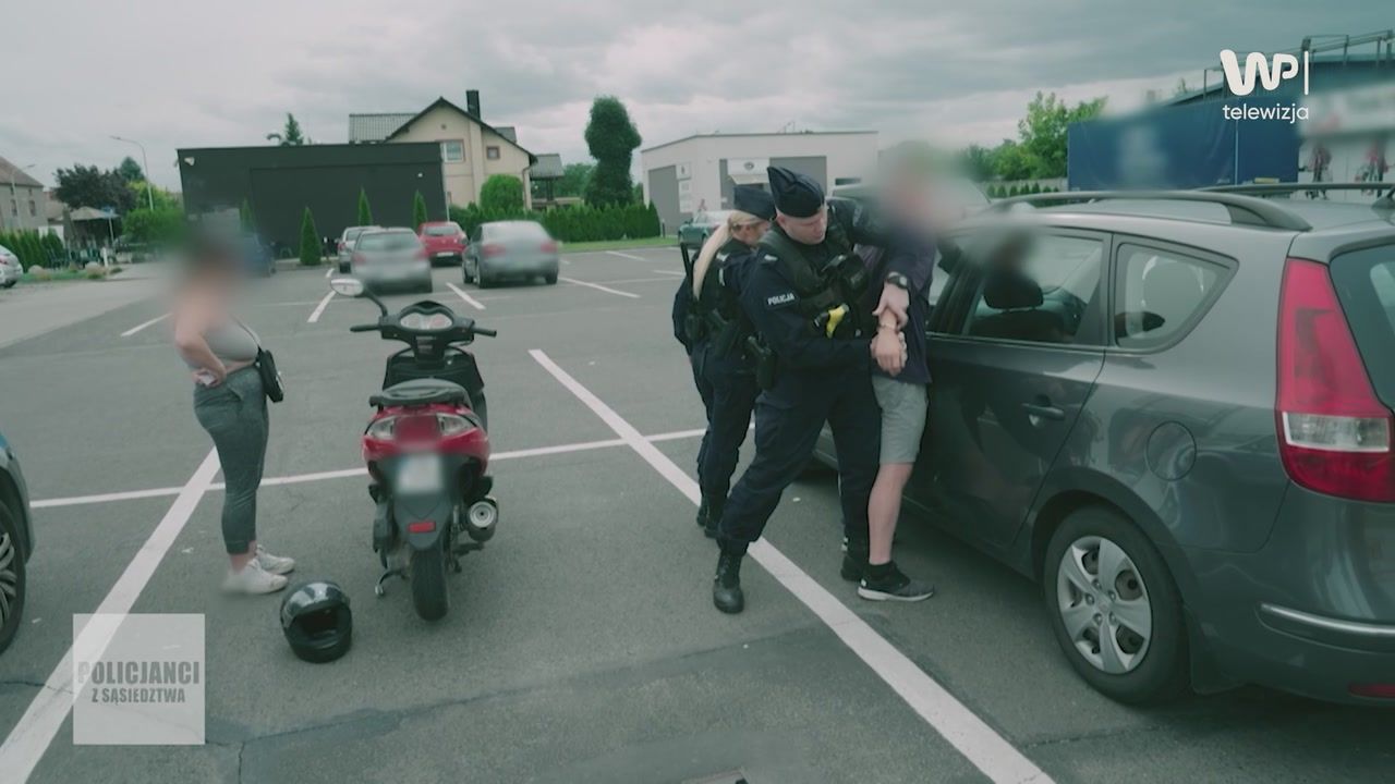 Policja zatrzymała skuterzystę. "Możemy od razu zakuć pana w kajdanki"