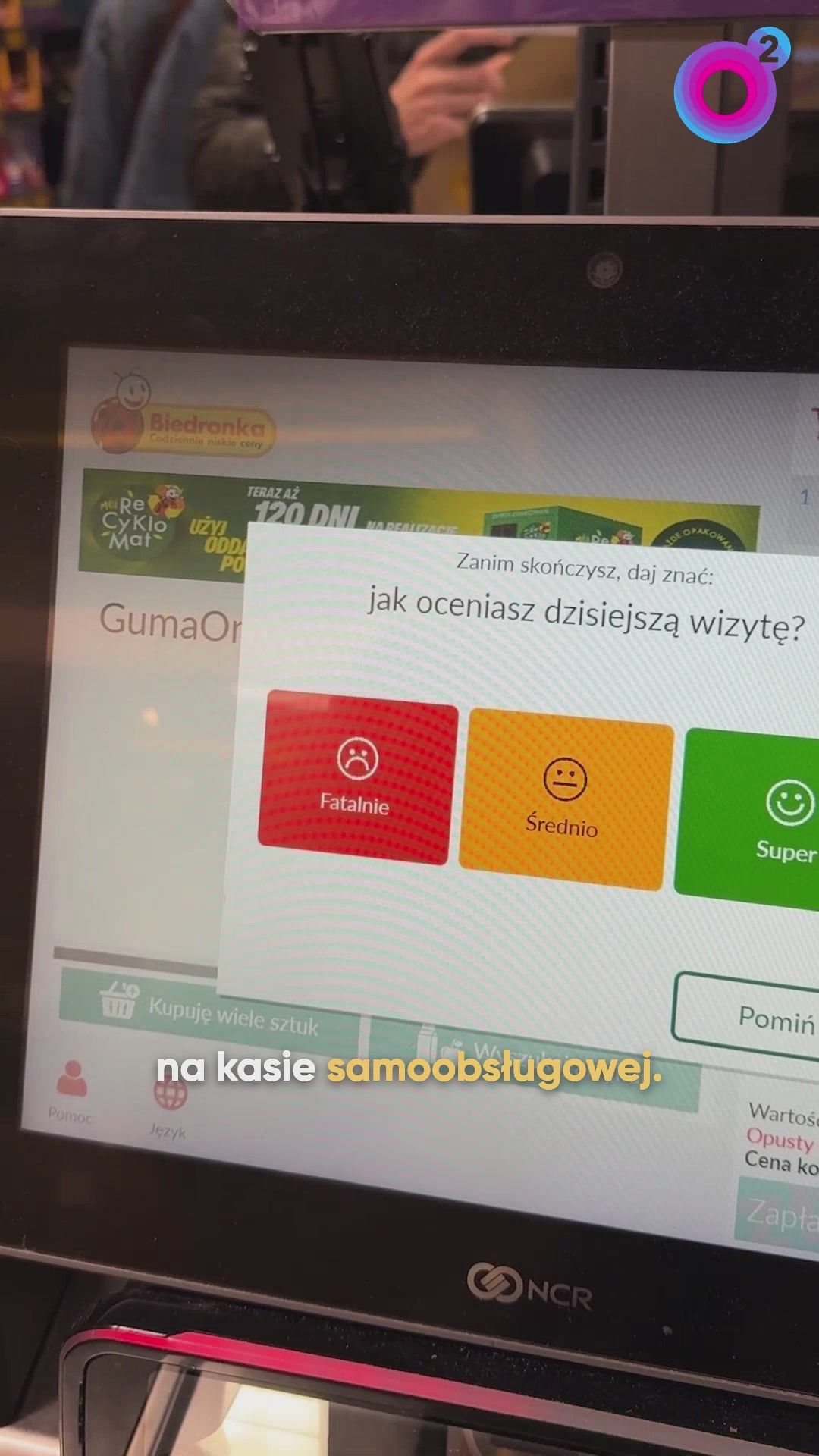 Klikasz buźkę przy kasie w Biedronce? Zobacz, co się dzieje później