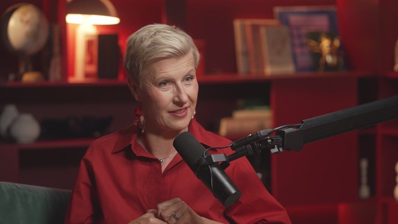 "Jak będziesz niema, dojdziesz do punktu, w którym cię nie ma". Dr Agnieszka Kozak o tym, jak przestać naprawiać siebie