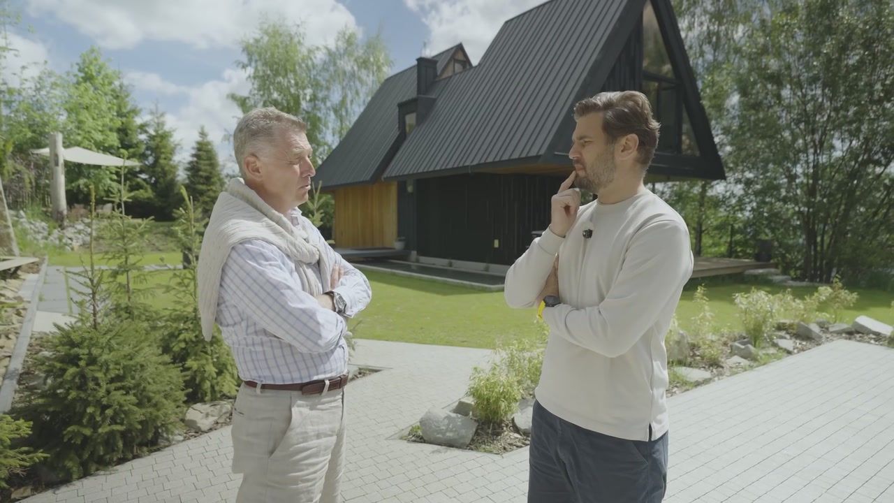 Dom w górach nie musi być podhalańską chatą! Ten projekt połączył Polskę z Azją