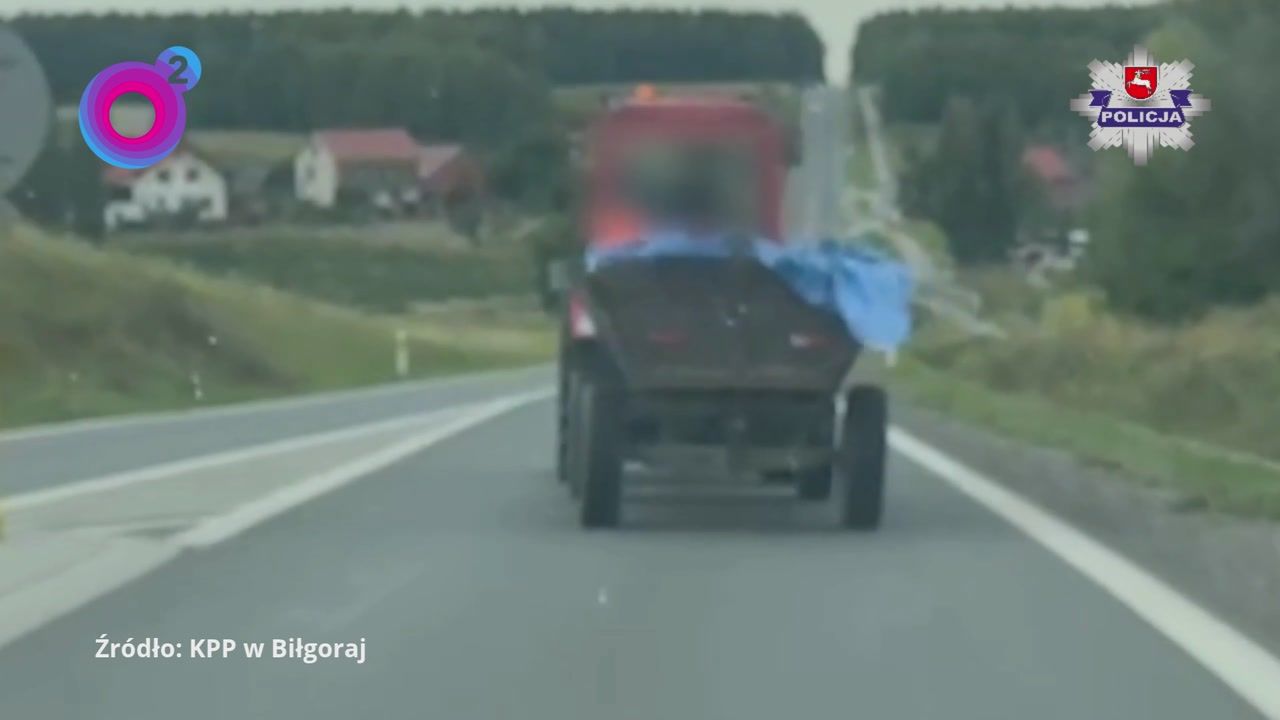 Pijany prowadził ciągnik z wozem. Przewoził 10-letnie dziecko. Wszystko nagrali