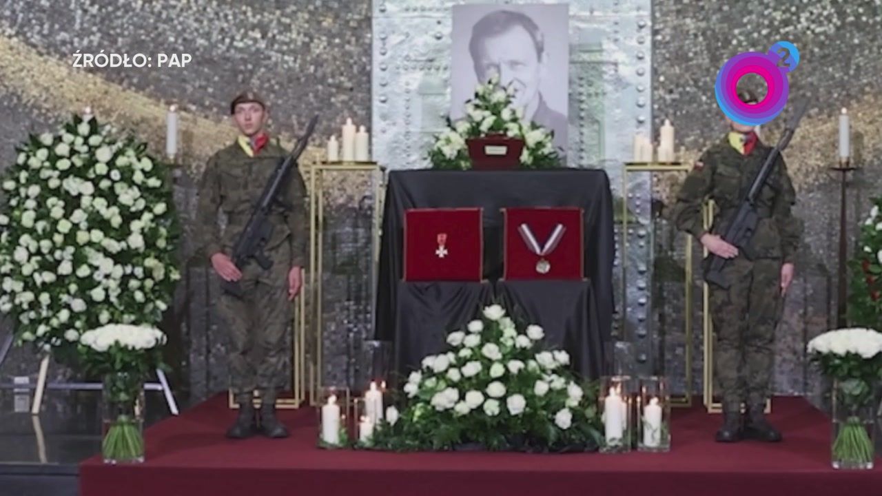 Poruszające pożegnanie Jana Frycza. Tłumy przyszły na Powązki