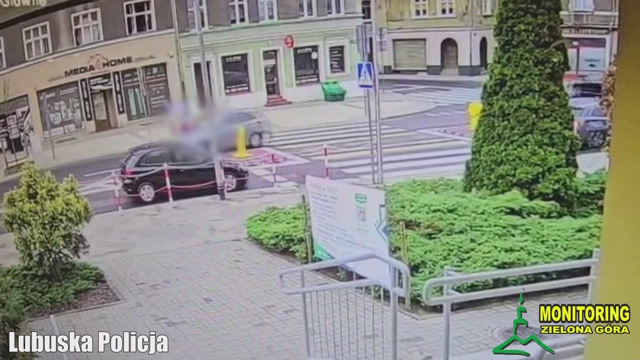 Potrąciła pieszą na przejściu. Straciła prawo jazdy