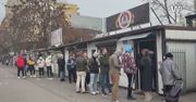Kolejka do kebaba w Warszawie. Czekali 30 minut. Oto "efekt Książula"