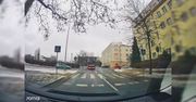Nie wiedział, że za nim jest auto z kamerką. Wideo trafiło na policję
