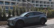 Nowa Toyota C-HR+. Plus robi ogromną różnicę