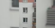 Kielce. Dziecko spacerowało po parapecie