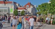 Tłumy nad morzem. Największa kolejka po jeden przysmak