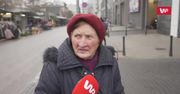 Emerytka podeszła do naszej kamery. "Proszę to przekazać"