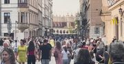 Tłumy to mało powiedziane. Rzeka ludzi na ulicach Krakowa