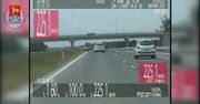 225 km/h na autostradzie. Kierowca wyprzedził nieoznakowany radiowóz