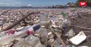 Śmieciowe tsunami niszczy plażę w Hondurasie