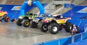 Parkowanie monster trucka Hot Wheels Racing #1