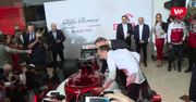 Duda niemal wsiadł do bolidu F1. Zobacz jak Kubica prezentuje mu maszynę Alfy Romeo