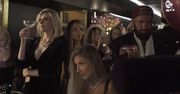 Deynn z nosem w telefonie na celebryckim bankiecie