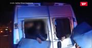Imigranci zdemolowali busa na Podlasiu. Mieli nim wyjechać z Polski
